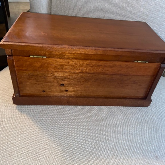 Vintage Wood Jewelry box - Picture 3 of 7